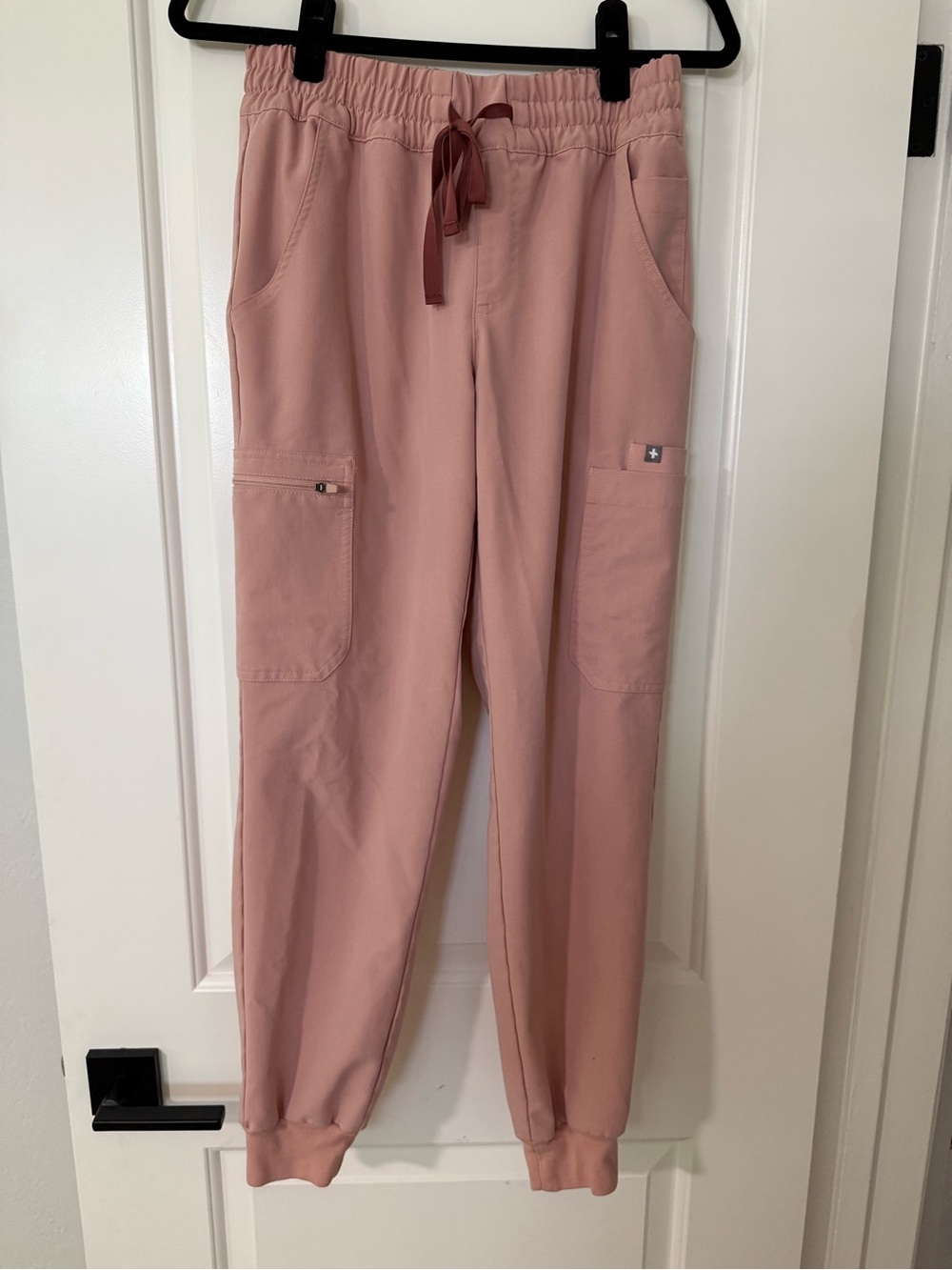 Figs Women’s Uman Relaxed Jogger Scrub Pants - S / Pink Sand